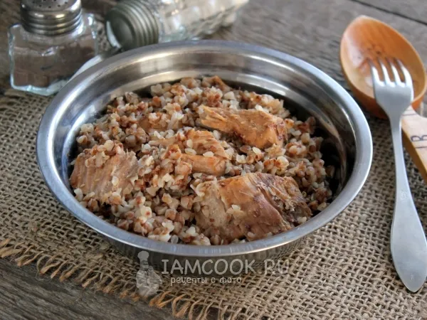 Фото блюда: Гречка с тушенкой в кастрюле