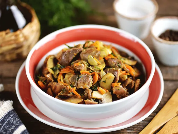 Фото блюда: Тушеные куриные желудки с грибами