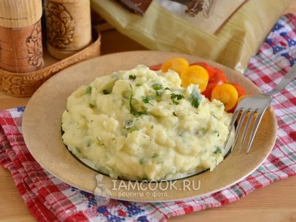 Фото блюда: Картофельное пюре с пармезаном и петрушкой