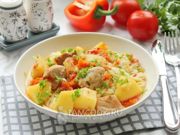 Фото блюда: Лагман из свинины в кастрюле