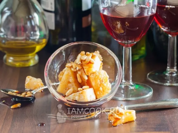 Фото блюда: Закуска из сыра и меда