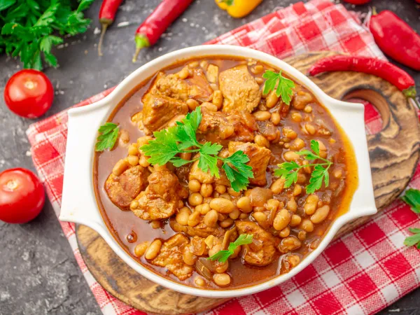 Фото блюда: Гуляш из свинины с фасолью консервированной