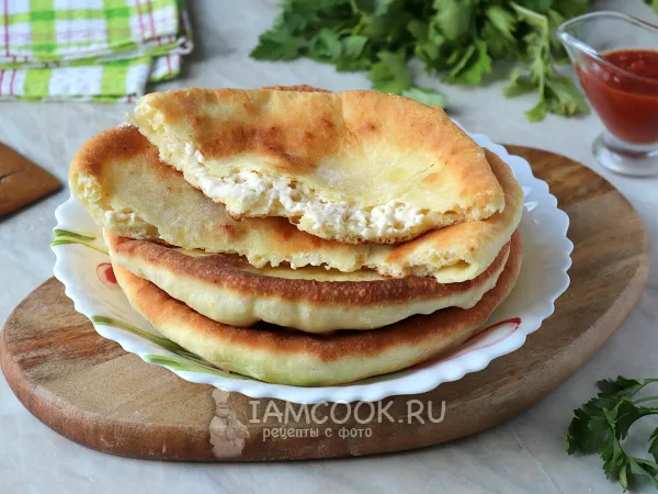 Фото блюда: Лепешки с плавленым сыром на сковороде
