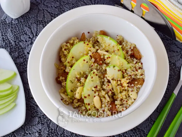 Фото блюда: Салат с киноа, зеленым яблоком, изюмом и миндалем