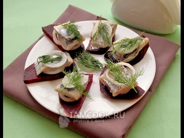 Фото блюда: Закуска из сельди и свеклы