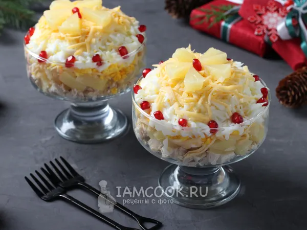 Фото блюда: Салат «Нежность» с курицей и ананасами