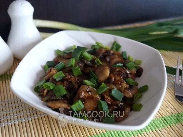 Фото блюда: Жареные шампиньоны с луком