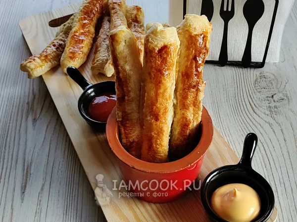 Фото блюда: Трубочки из слоеного теста с сыром