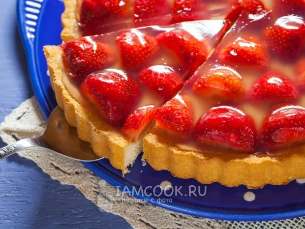 Фото блюда: Пирог с клубникой на скорую руку