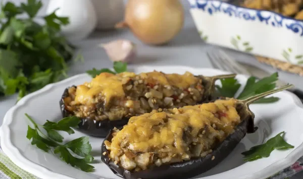 Фото блюда: Баклажаны, фаршированные рисом и овощами