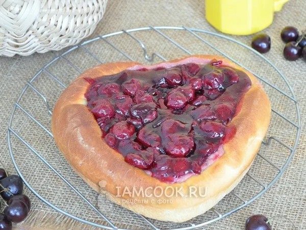 Фото блюда: Пирог с вишнёвой начинкой и маскарпоне