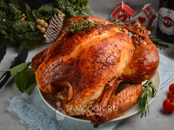 Фото блюда: Индейка, запеченная с яблоками в духовке целиком