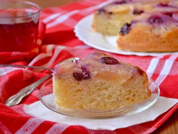 Фото блюда: Пирог с вишней и ананасом