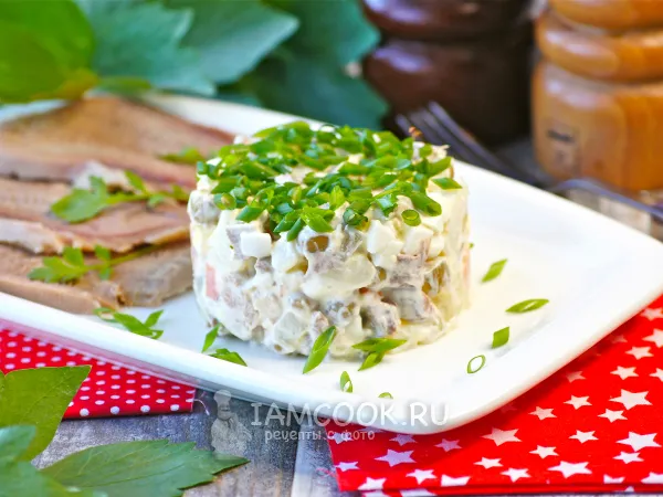 Фото блюда: «Оливье» с говяжьим языком