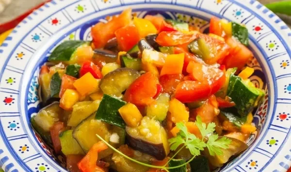 Фото блюда: Кабачки с баклажанами, помидорами и перцем