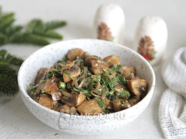 Фото блюда: Грибы с зеленью и чесноком