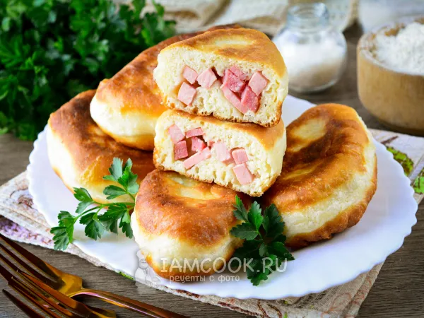 Фото блюда: Жареные пирожки с колбасой