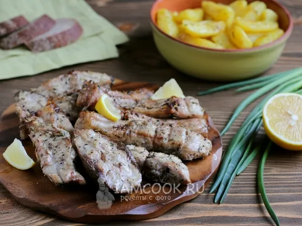 Фото блюда: Шашлык из толстолобика на мангале на решетке