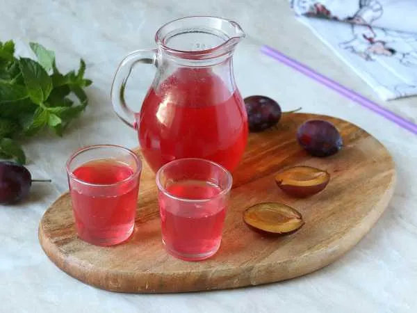 Фото блюда: Компот из слив в мультиварке