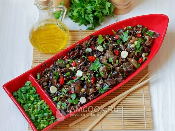 Фото блюда: Салат из древесных грибов