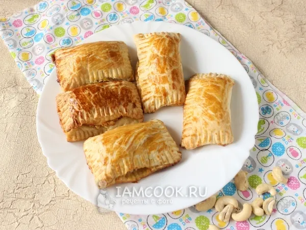 Фото блюда: Слойки с орехами и вареньем