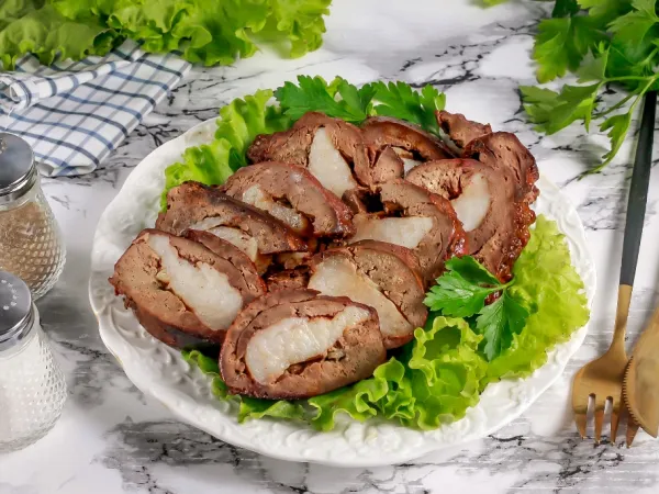 Фото блюда: Рулет из печени с салом