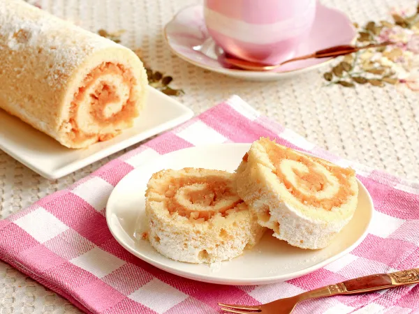 Фото блюда: Бисквитный яблочный рулет