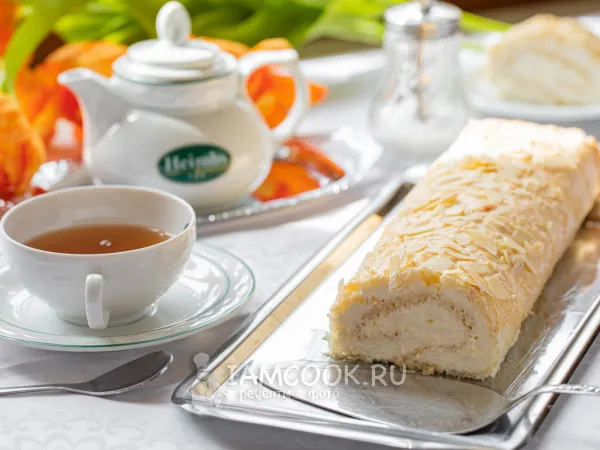 Фото блюда: Меренговый рулет с миндалём