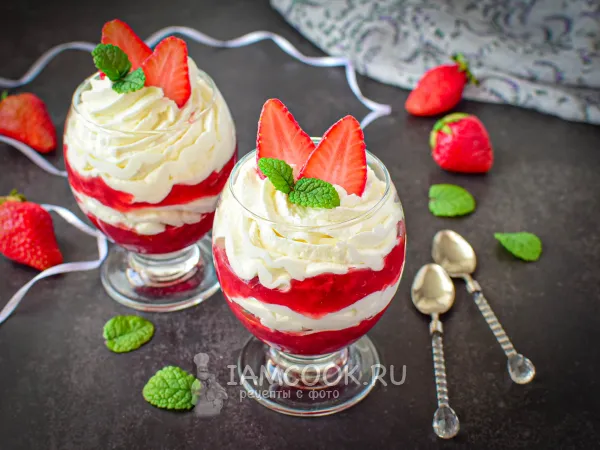 Фото блюда: Творожный десерт с клубникой