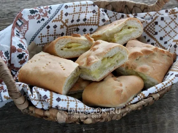 Фото блюда: Пирог с сырой картошкой и сыром