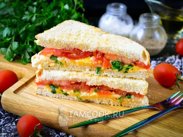 Фото блюда: Сэндвич с сыром и помидорами
