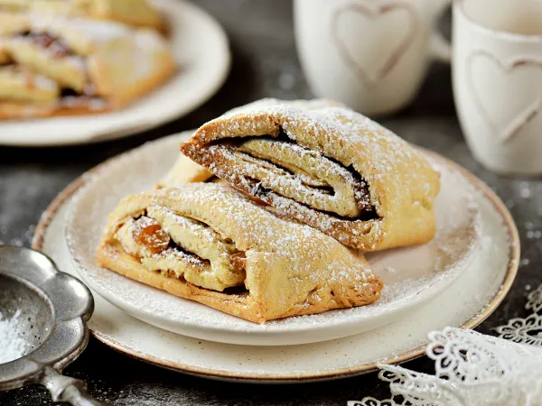 Фото блюда: Штрудель из песочного теста с изюмом