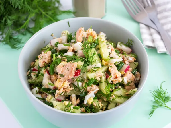 Фото блюда: Салат из вареной горбуши