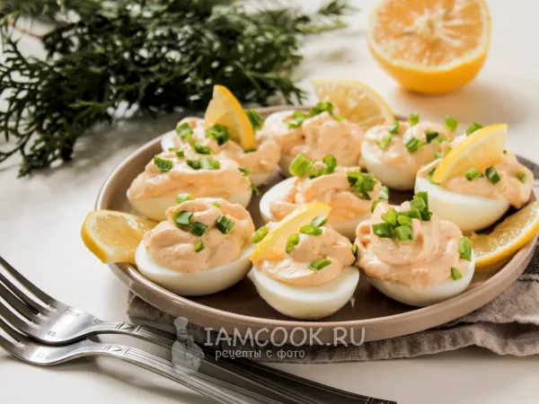 Фото блюда: Яйца, фаршированные икрой минтая