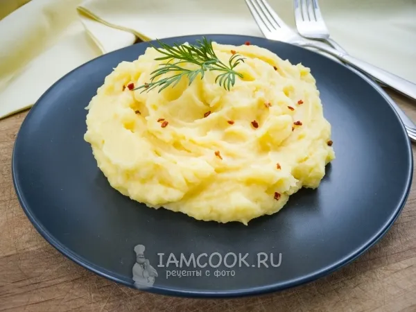 Фото блюда: Картофельное пюре с яйцом и молоком