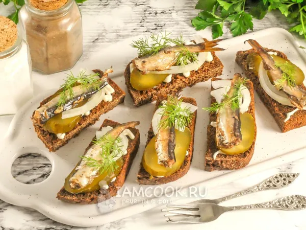 Фото блюда: Бутерброды со шпротами на жареном хлебе