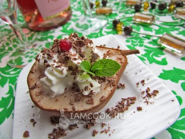 Фото блюда: Груши со взбитыми сливками и шоколадом