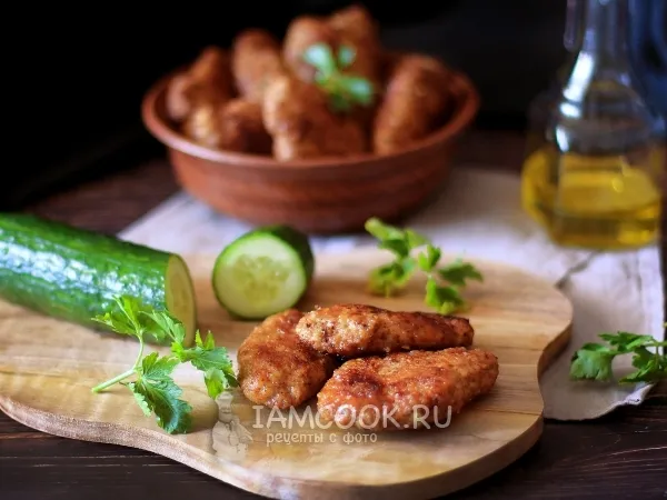 Фото блюда: Котлеты из свинины и курицы с вареным картофелем