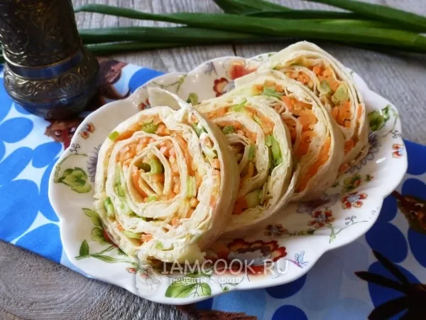 Фото блюда: Лаваш с корейской морковкой и сыром