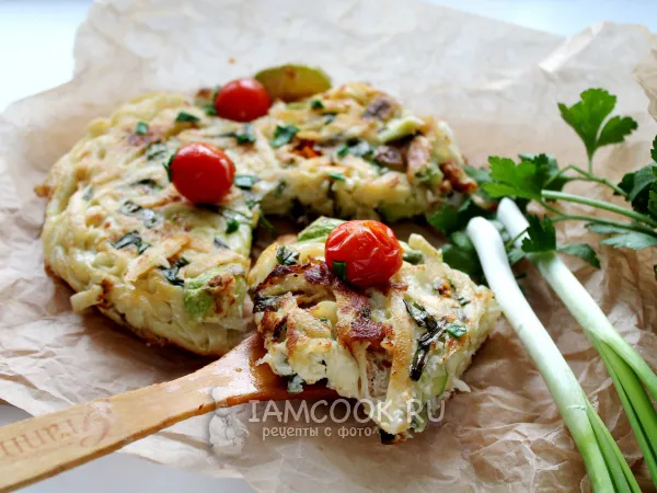 Фото блюда: Фриттата с макаронами и овощами на сковороде