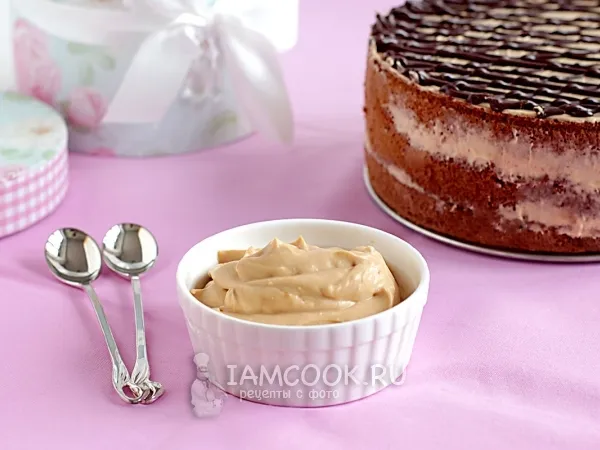 Фото блюда: Крем из сметаны и сгущенки для торта