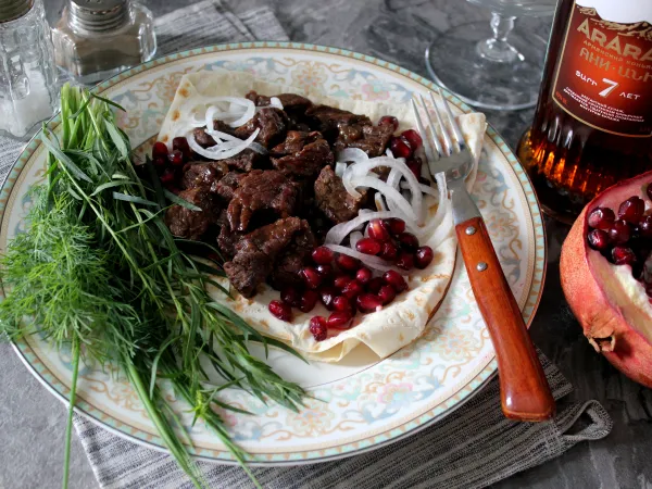 Фото блюда: Хазани хоровац из говядины с гранатом