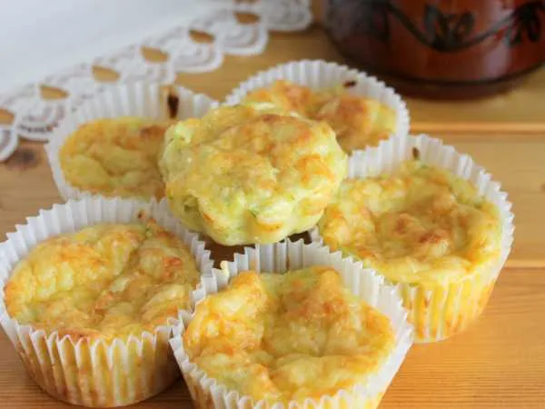 Фото блюда: Маффины с кабачком и сыром