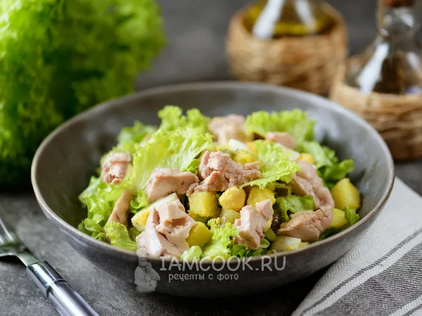 Фото блюда: Салат из печени трески с маринованными огурцами