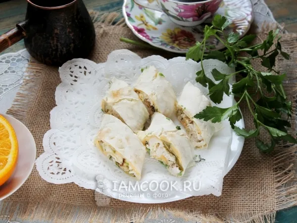 Фото блюда: Рулет из лаваша с курицей и сыром