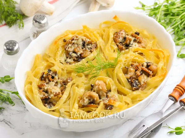 Фото блюда: Макароны-гнезда с курицей и грибами в духовке