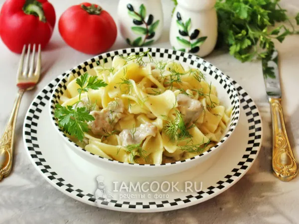 Фото блюда: Тальятелле с курицей в сливочном соусе