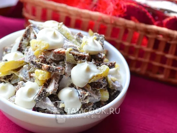 Фото блюда: Салат с говядиной и сухариками