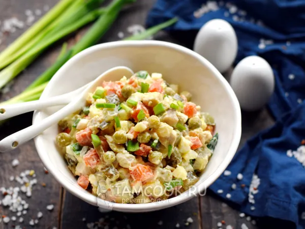 Фото блюда: Салат «Столичный» с индейкой