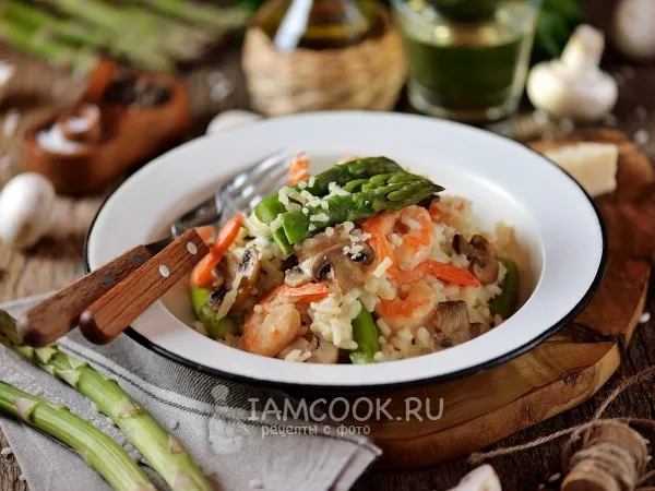 Фото блюда: Ризотто со спаржей, грибами и креветками